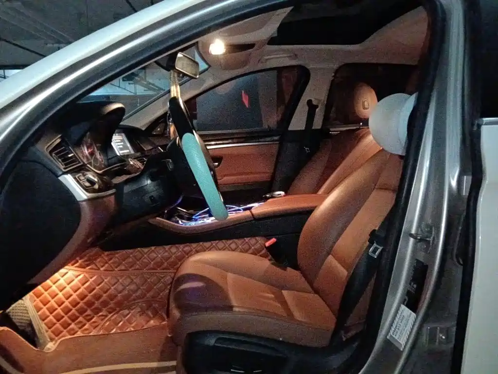 BMW 5 Series — миниатюра 11