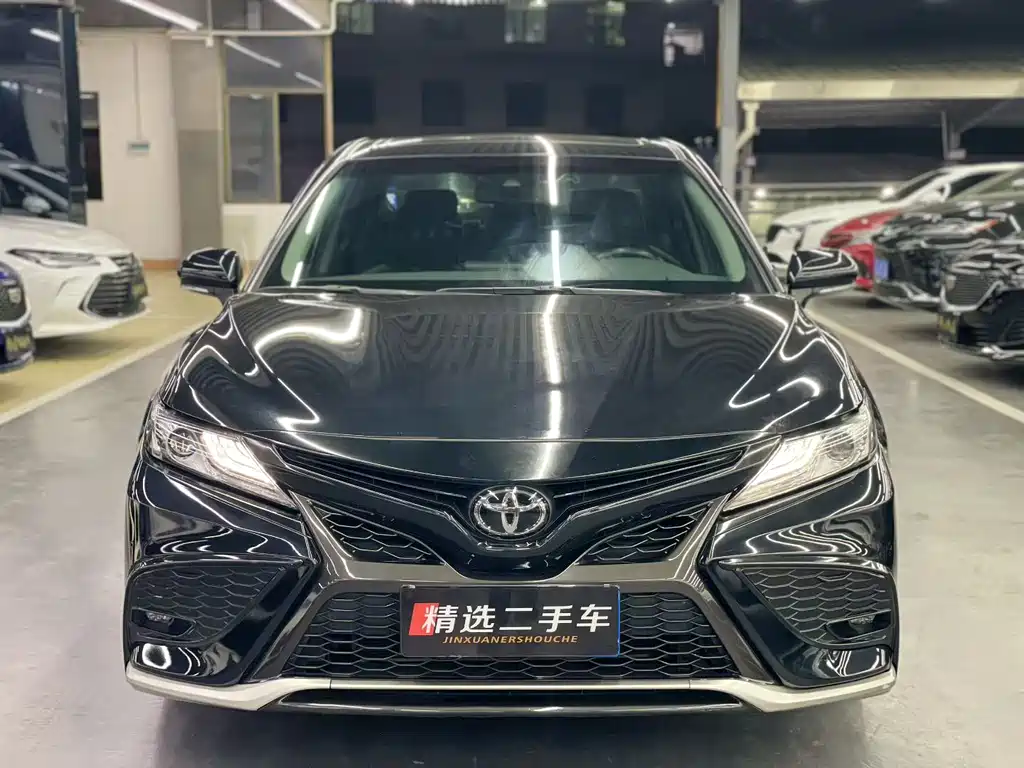 TOYOTA CAMRY