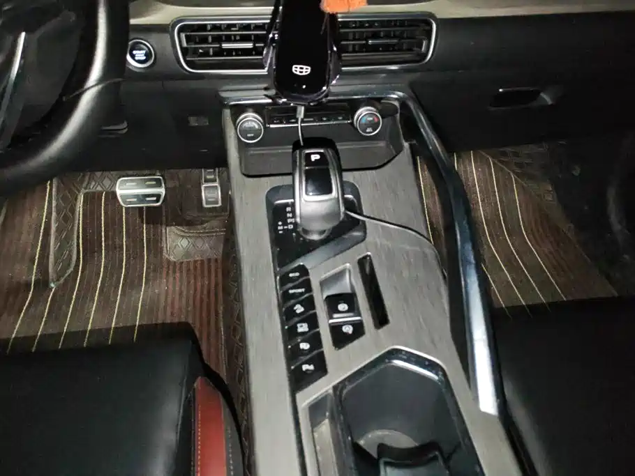 Geely Binyue — миниатюра 16