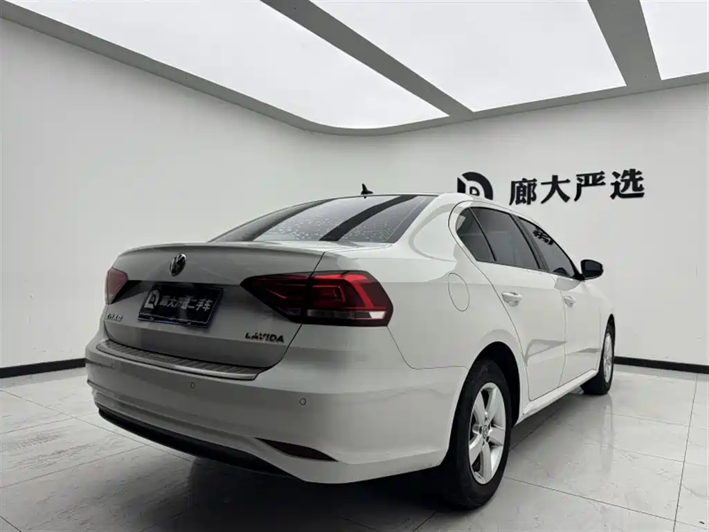 Volkswagen Lavida — миниатюра 6