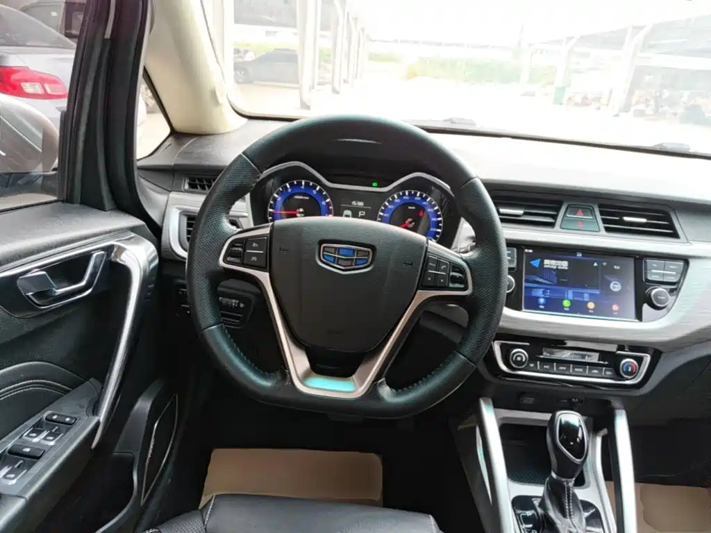Geely Vision X3 — миниатюра 7