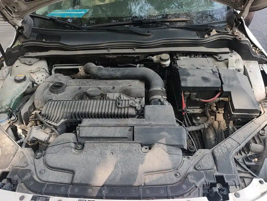 Volvo V40 — миниатюра 10