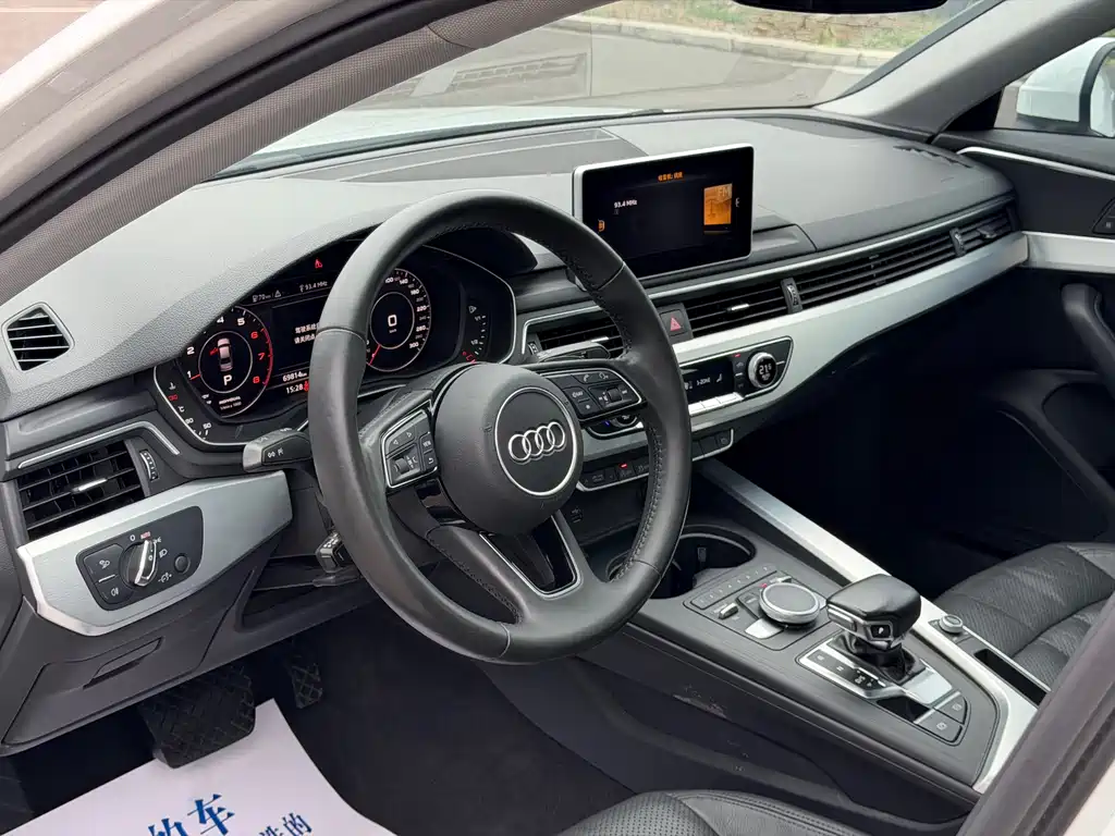 Audi A4L 2019 40 TFSI Fashion VI