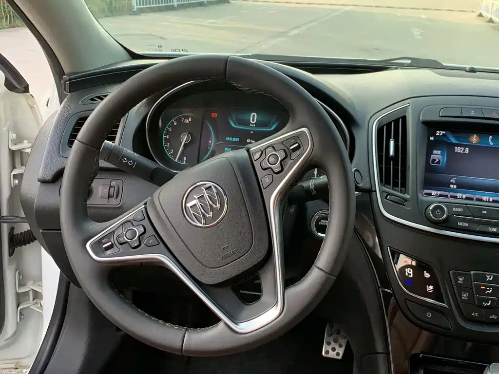 Buick Regal — миниатюра 12