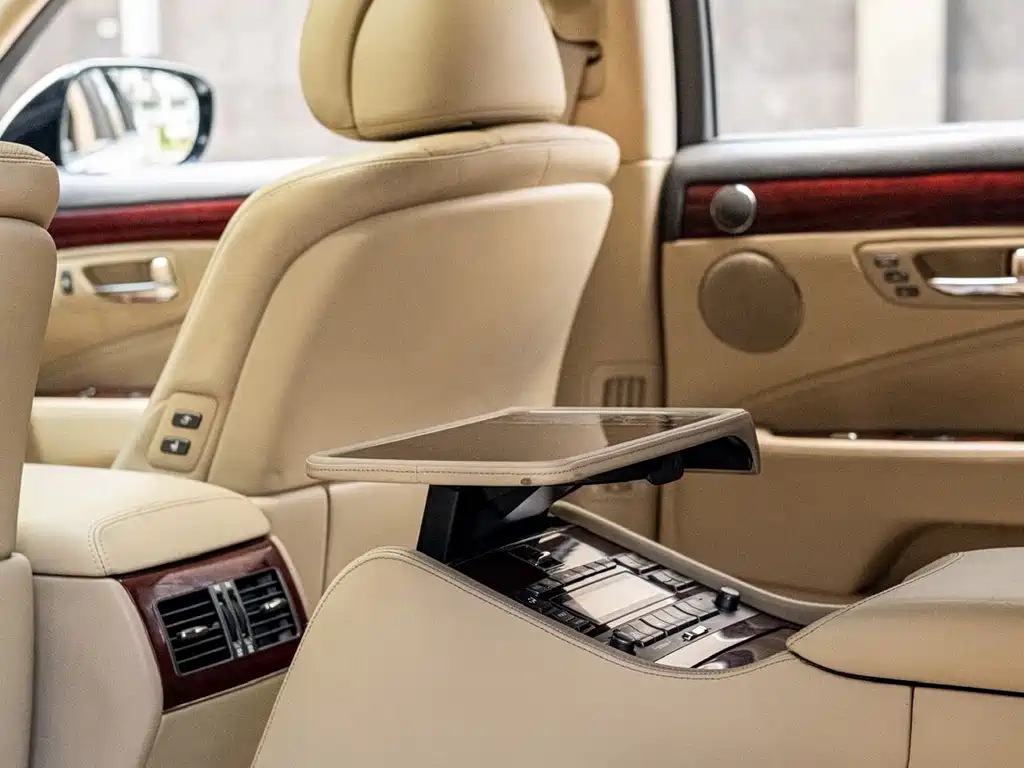 Lexus LS — миниатюра 13