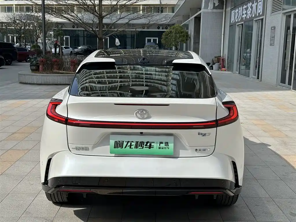 TOYOTA BZ5