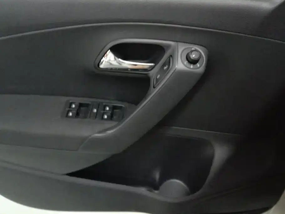 Volkswagen Polo — миниатюра 7