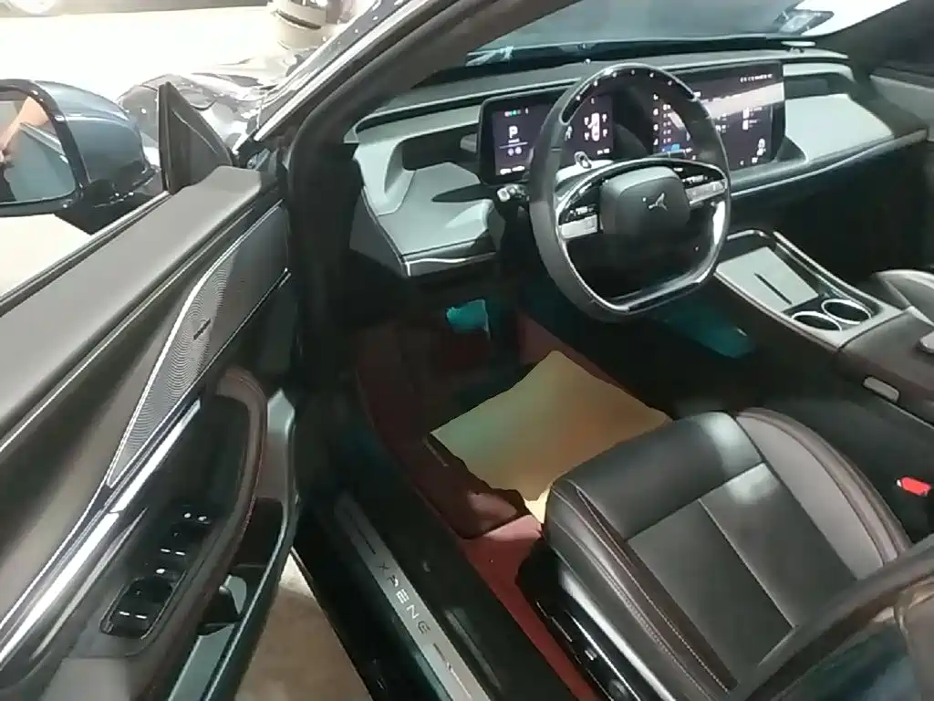 XPeng P7 — миниатюра 16