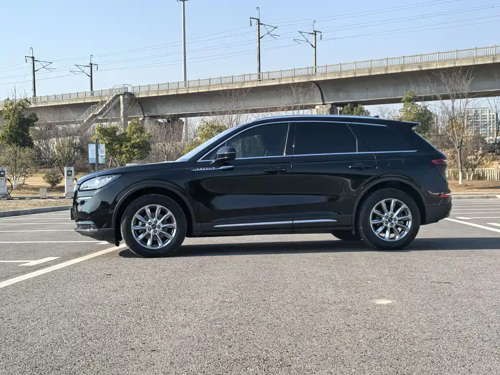 LINCOLN ADVENTURER