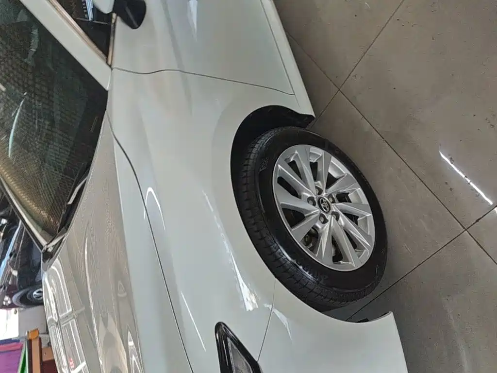 Toyota Camry — миниатюра 23