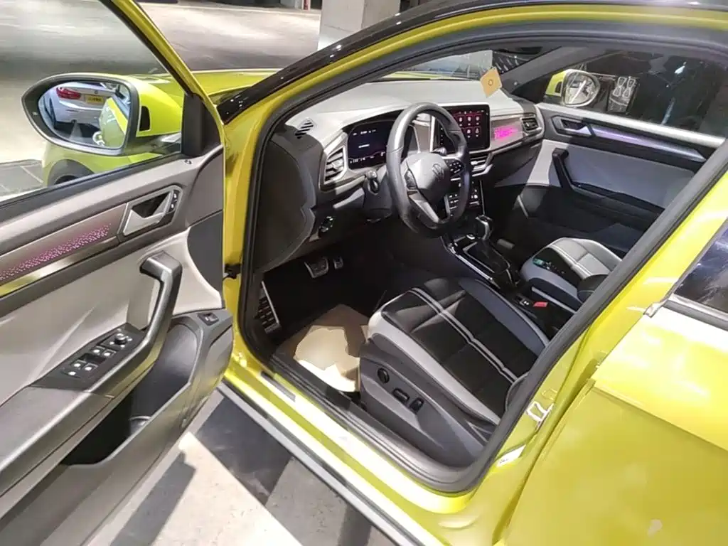 Volkswagen T-Roc — миниатюра 16