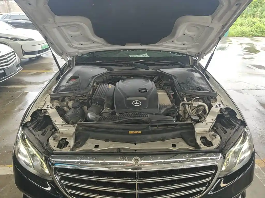 Mercedes-Benz E-Class — миниатюра 20
