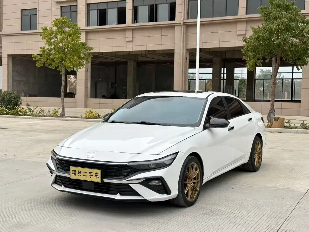 Hyundai Elantra 2023