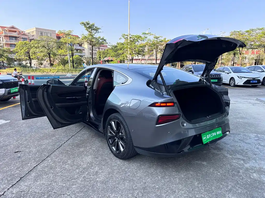 XPeng P7 — миниатюра 20