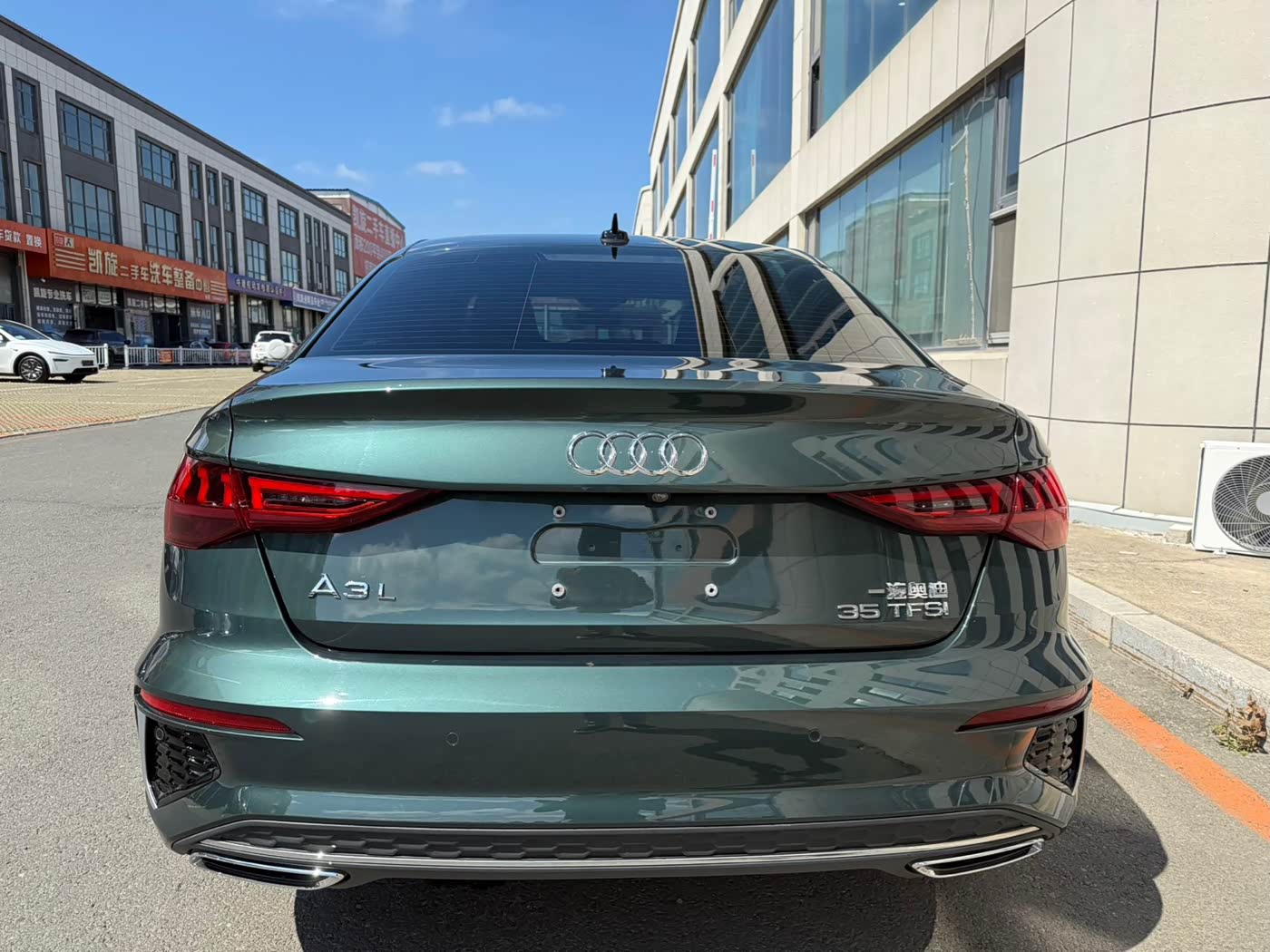Audi A3 1.4 л 2023 г. Зелёный, пробег 19000 км