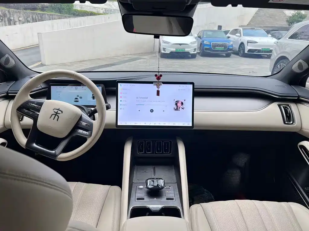 BYD L EV — миниатюра 4