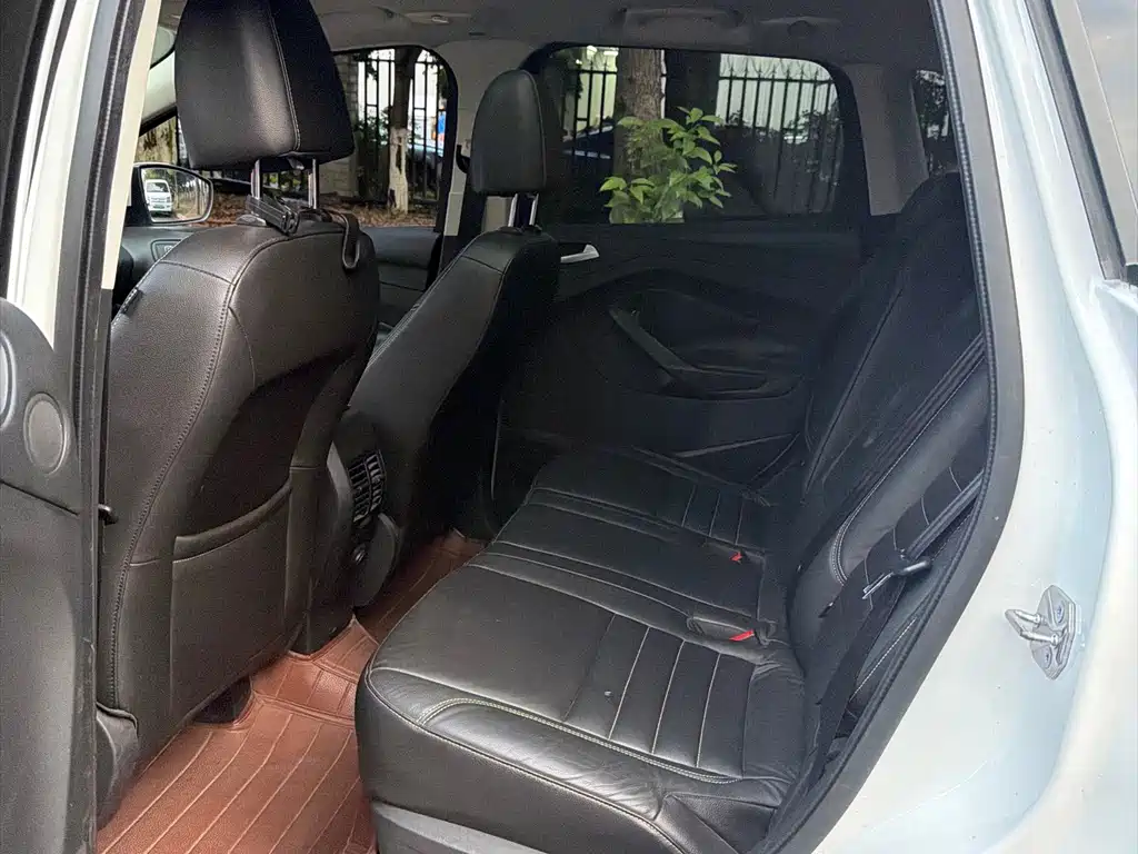 Ford Kuga — миниатюра 13