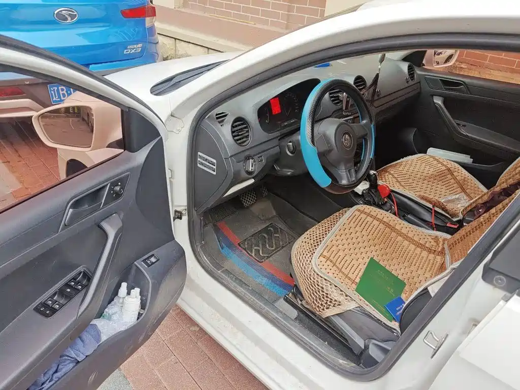 Volkswagen Jetta — миниатюра 17