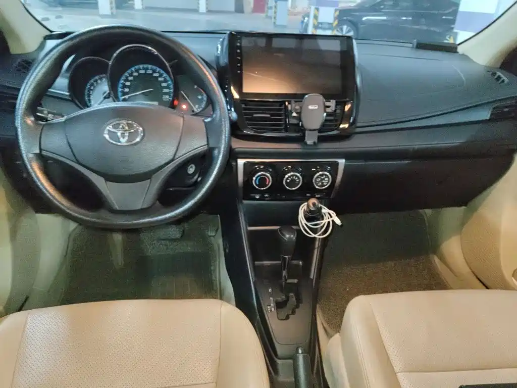 Toyota Yaris L — миниатюра 5