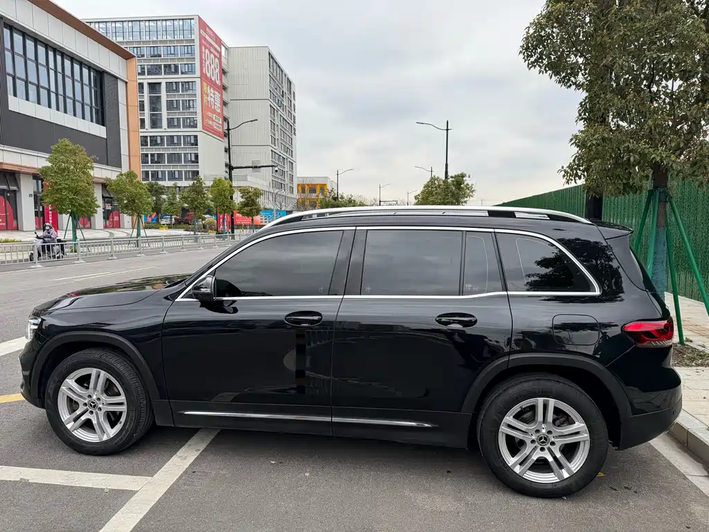 Mercedes-Benz GLB — миниатюра 4