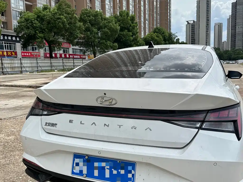 Hyundai Elantra — миниатюра 8