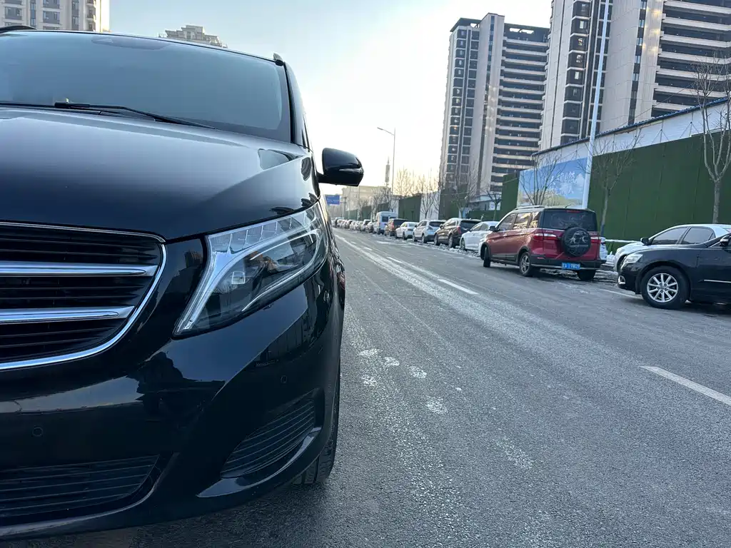 MERCEDES-BENZ V CLASS