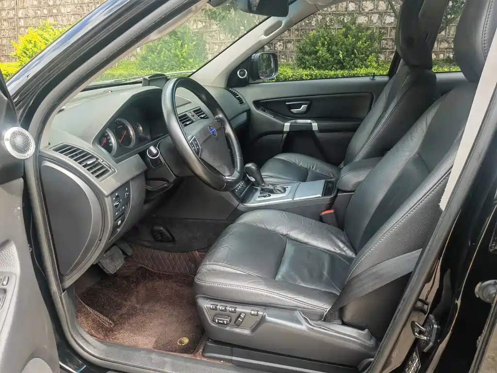 Volvo XC90 2.5T T5 Luxury Edition, фото 4