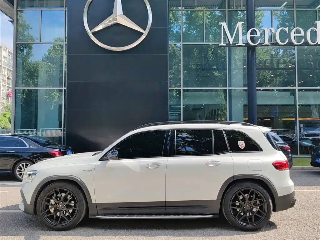 Mercedes-Benz GLB AMG — миниатюра 13