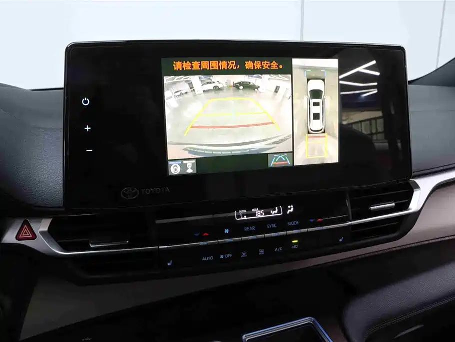 Toyota Granvia 2022 2.5L Luxury