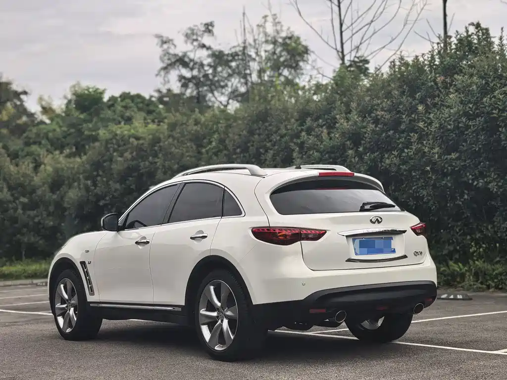 Infiniti QX70 — миниатюра 4