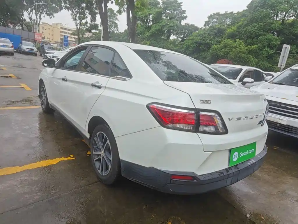 Venucia D60 — миниатюра 5