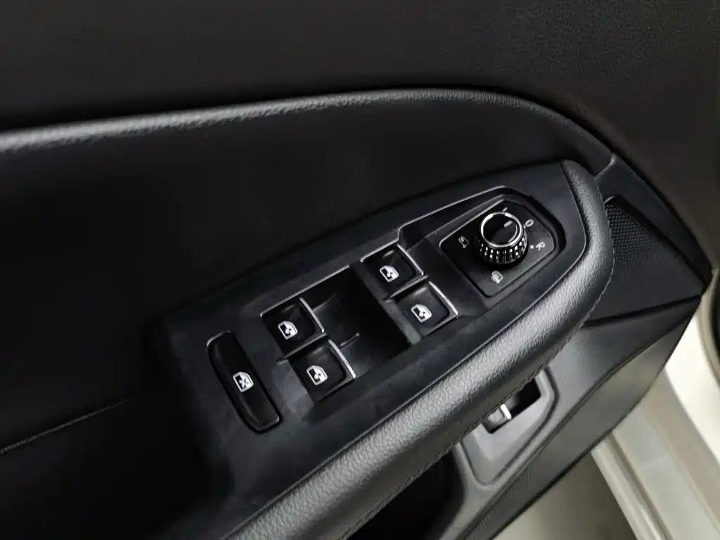 Volkswagen Phideon — миниатюра 9