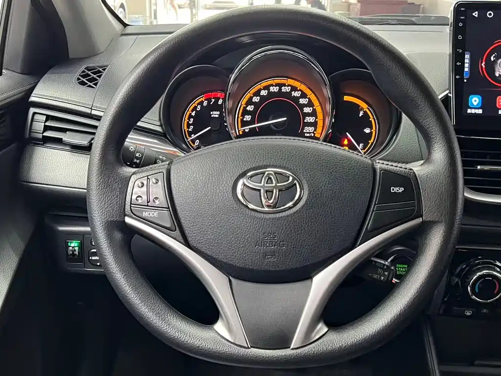 Toyota Yaris L — миниатюра 9