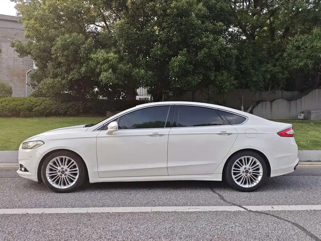 Ford Mondeo 2013 2.0L GTDi240 Luxury Sport