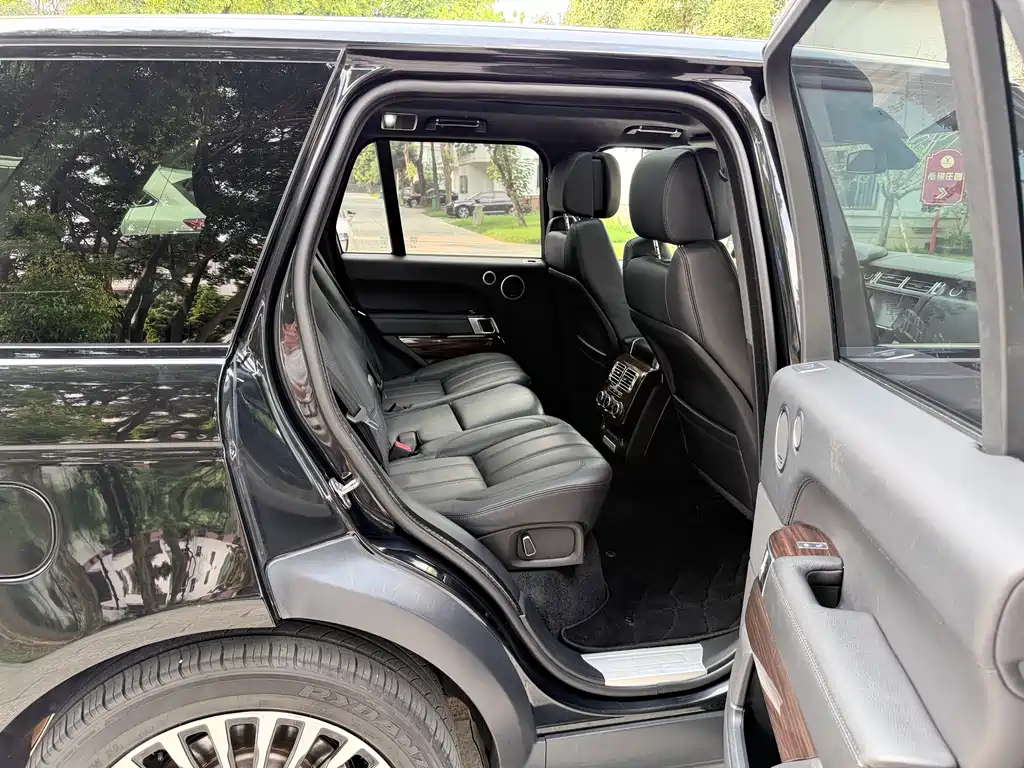 Land Rover Range Rover — миниатюра 23