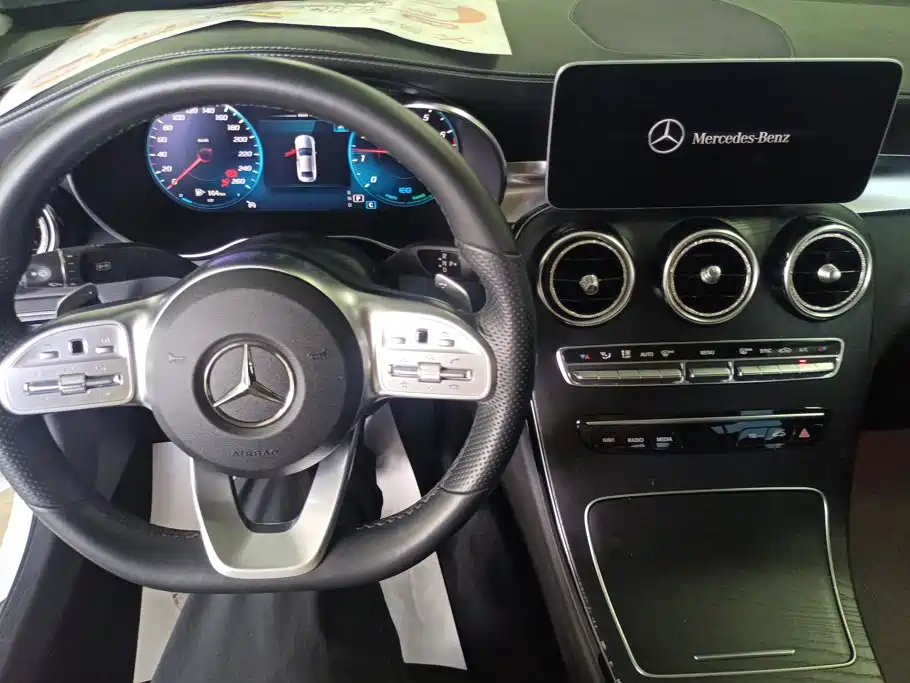 Mercedes-Benz C-Class — миниатюра 12