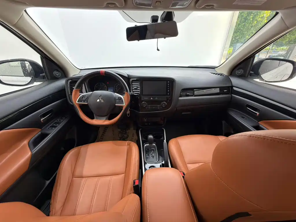 Mitsubishi Outlander — миниатюра 15