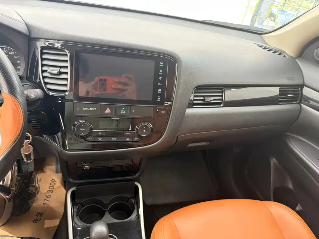 Mitsubishi Outlander — миниатюра 12
