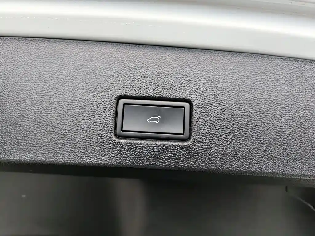 VOLKSWAGEN T ROC EXPLORING SONGS