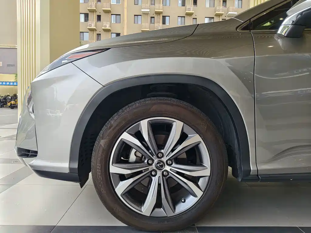 Lexus RX — миниатюра 9