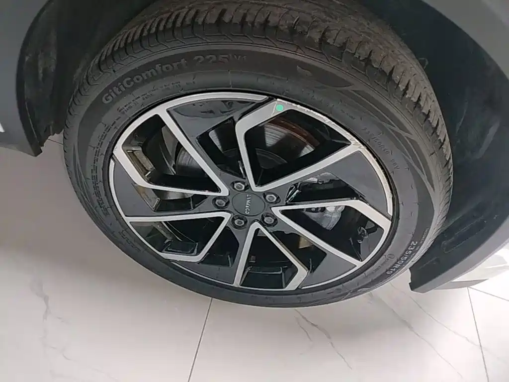 Lynk & Co 01 — миниатюра 12