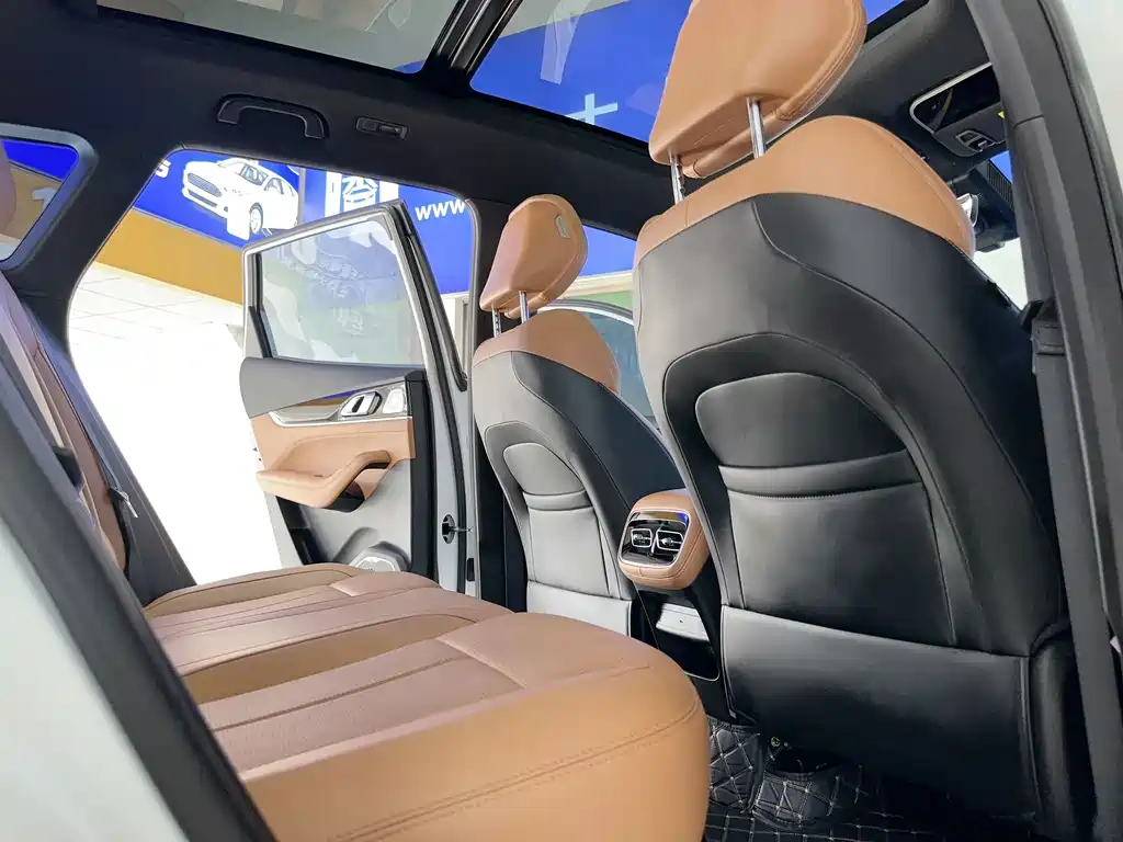 Geely Boyue L — миниатюра 14