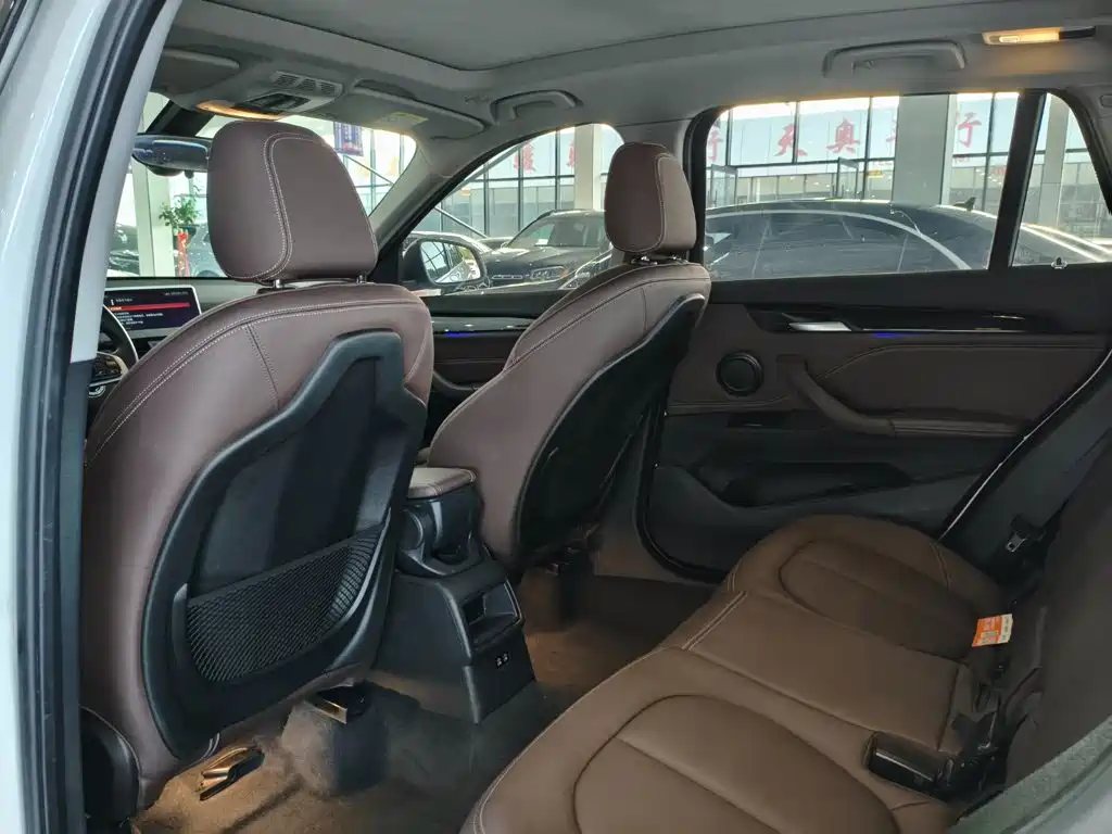 BMW X1 — миниатюра 9