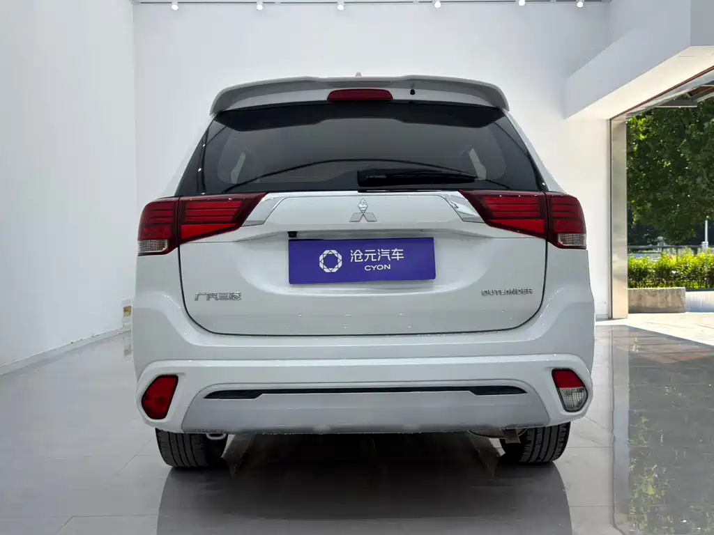Mitsubishi Outlander — миниатюра 5