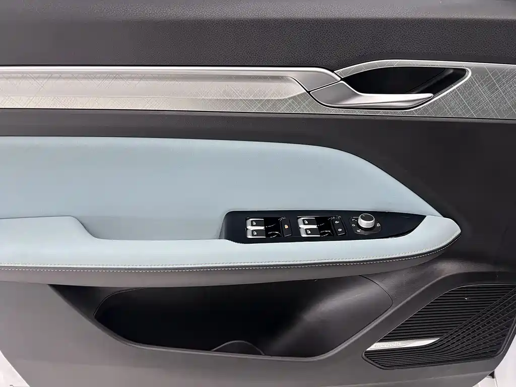 Geely Emgrand L — миниатюра 8