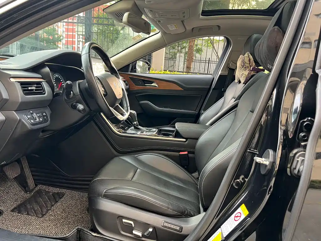 Hongqi H5 2018 30TD 60