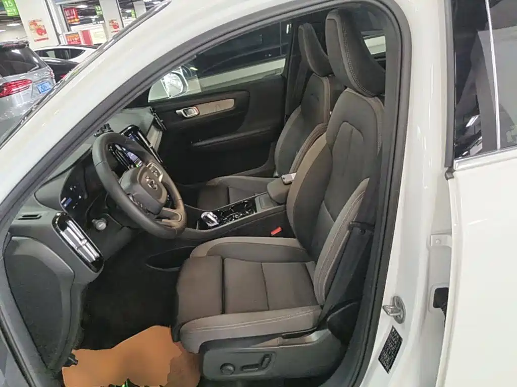 Volvo XC40 — миниатюра 15