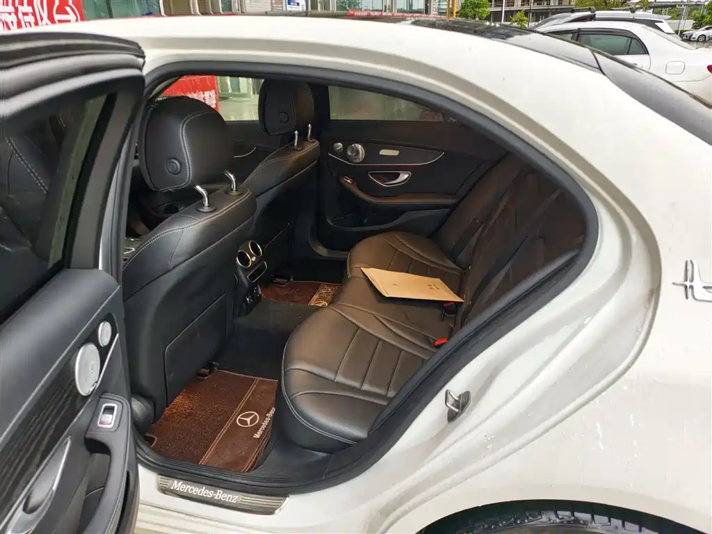 Mercedes-Benz C-Class — миниатюра 5