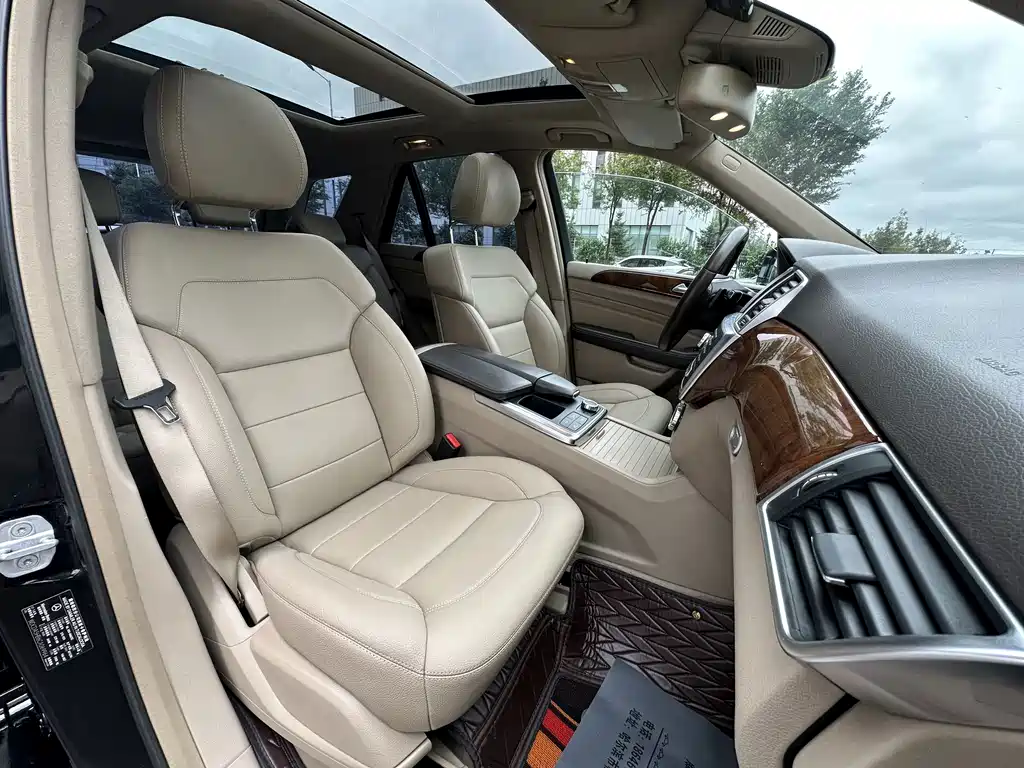 Mercedes-Benz M-Class — миниатюра 17