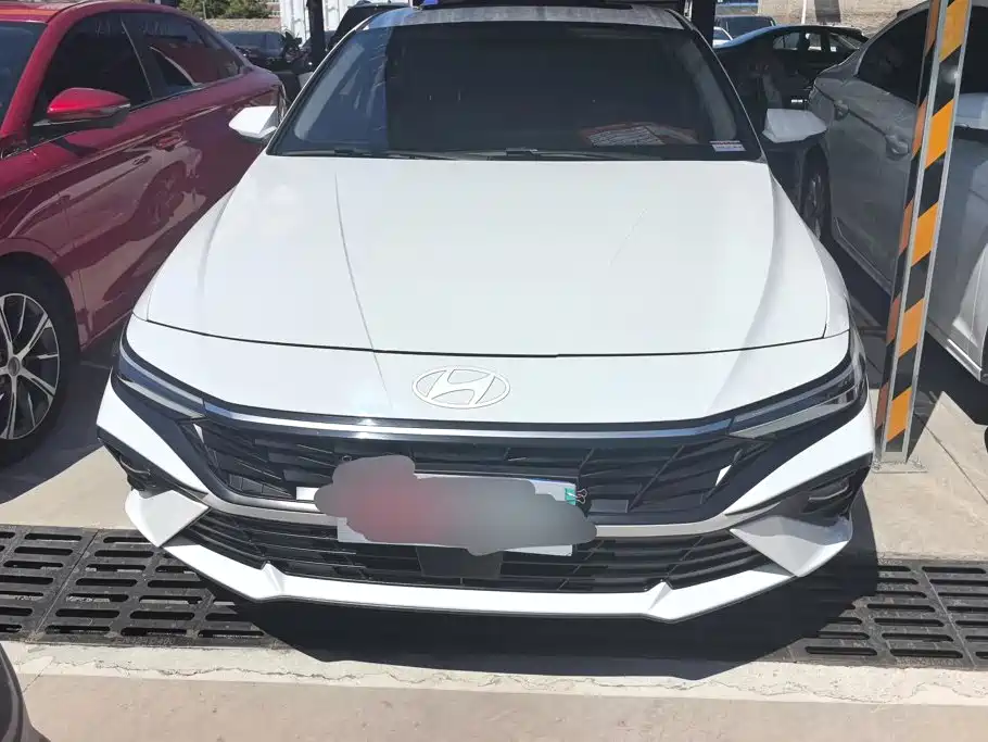 Hyundai Elantra — миниатюра 2